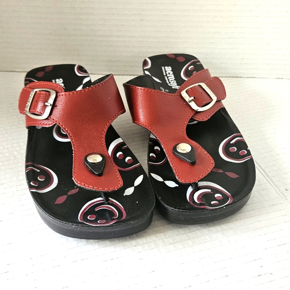 Aerosoft women's Emoji T- strap sandals size EU 38‎ US 7.5